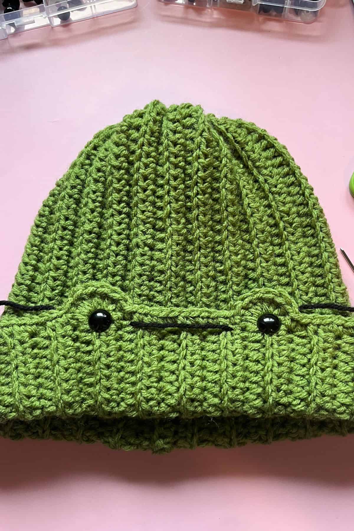 Crochet Frog Hat Pattern - thecaffeinatedsnail.com