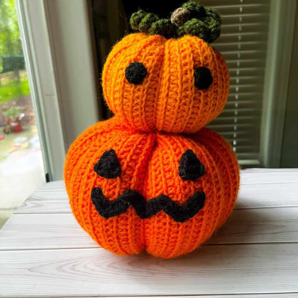 Crochet Jack O Lantern Pattern - thecaffeinatedsnail.com