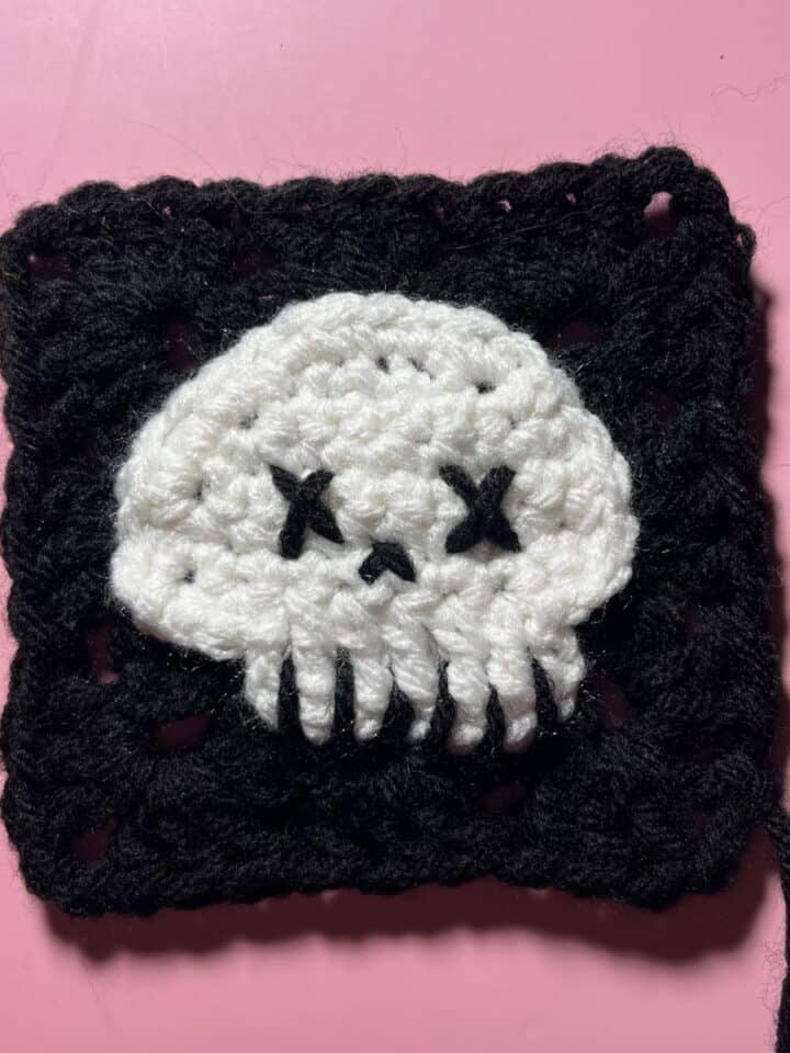 Crochet GameBoy Bag - thecaffeinatedsnail.com