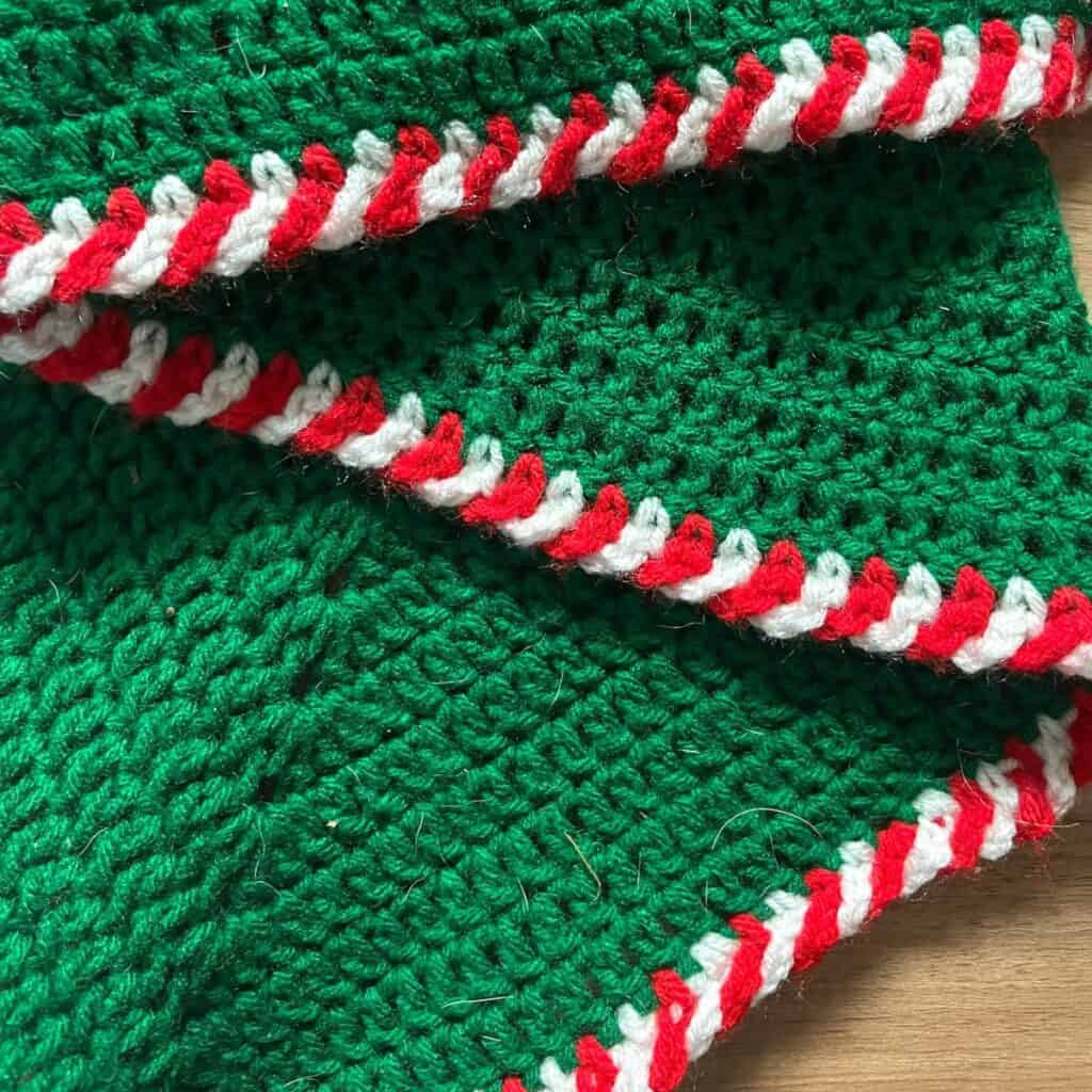 Candy Cane Crochet Border - thecaffeinatedsnail.com