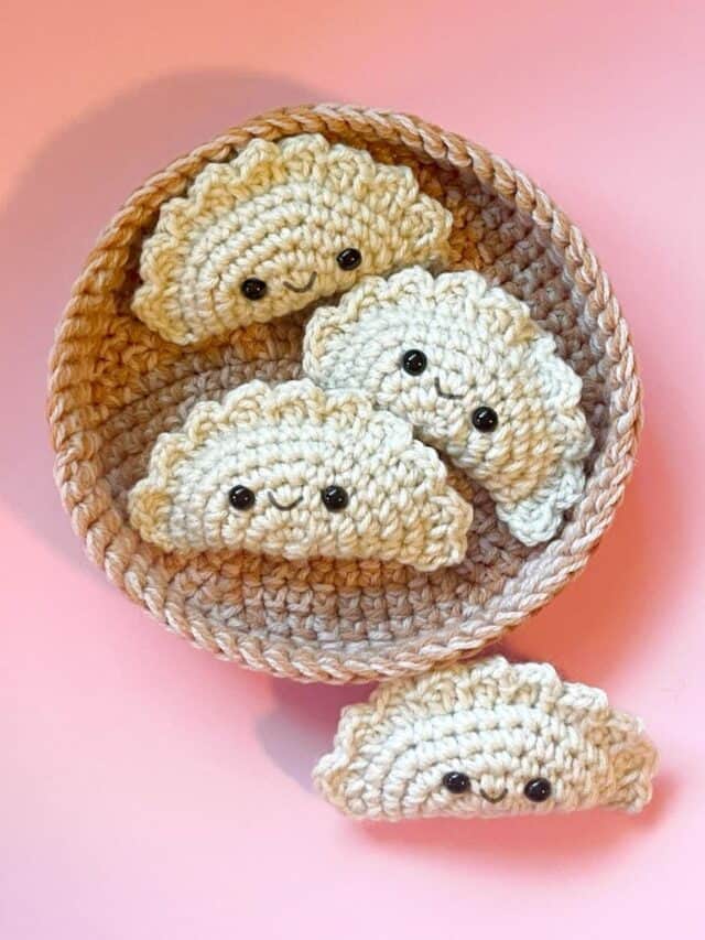 Crochet Peas in a Pod Pattern thecaffeinatedsnail com