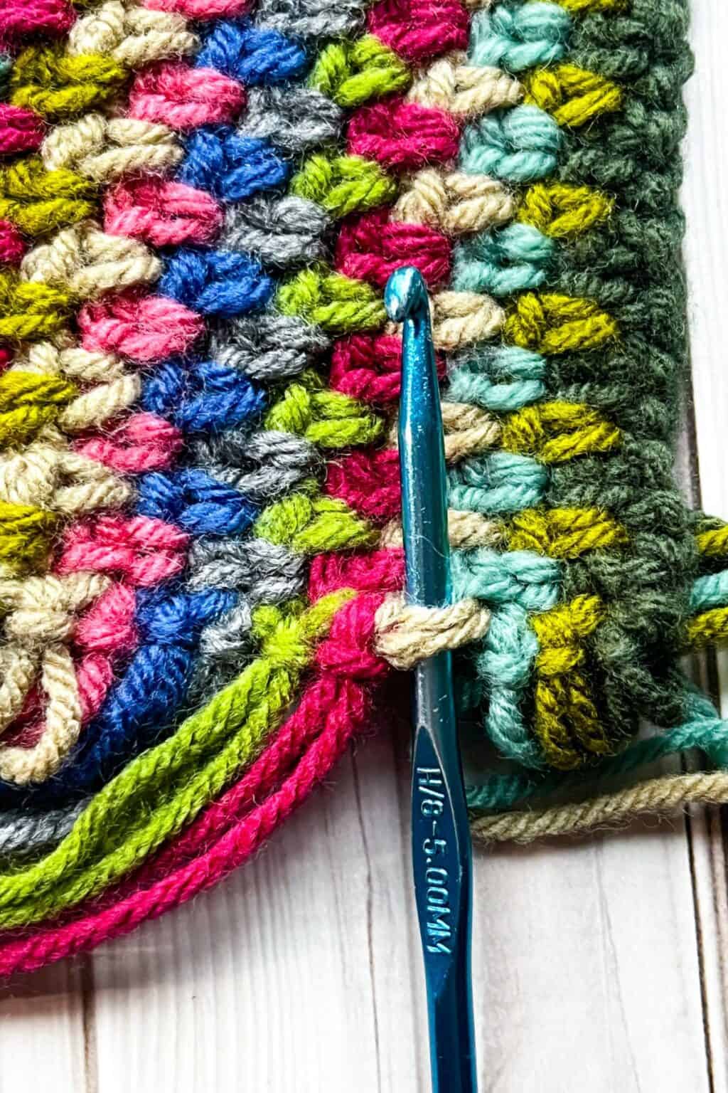 Moss Stitch Crochet Scarf Pattern thecaffeinatedsnail com