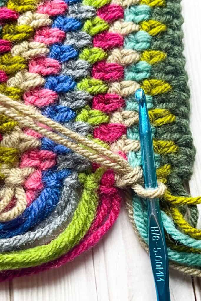 Moss Stitch Crochet Scarf Pattern thecaffeinatedsnail com