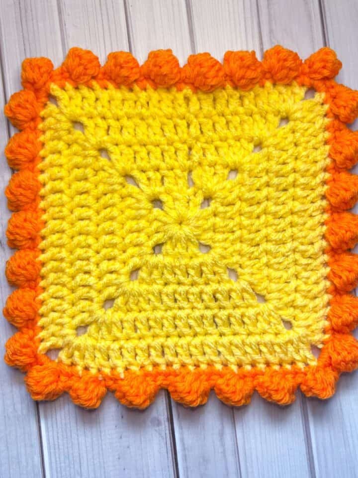 Crochet Ruffle Border Pattern - thecaffeinatedsnail.com