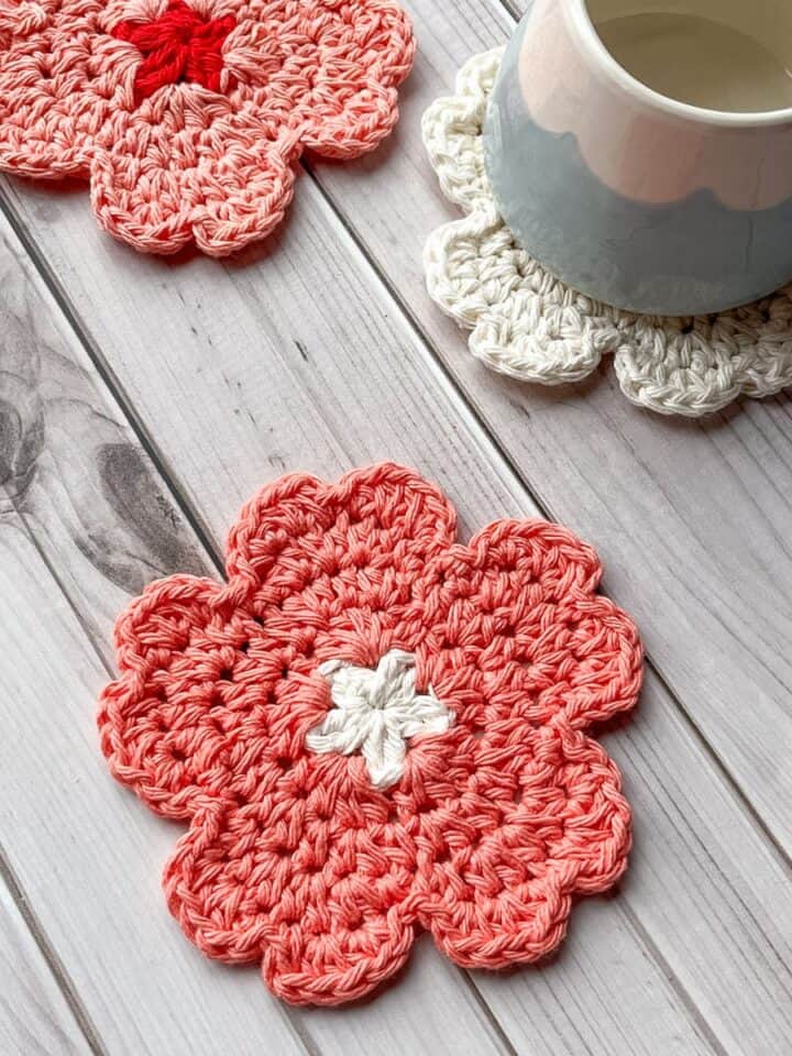 Crochet Easter Egg Pattern - thecaffeinatedsnail.com
