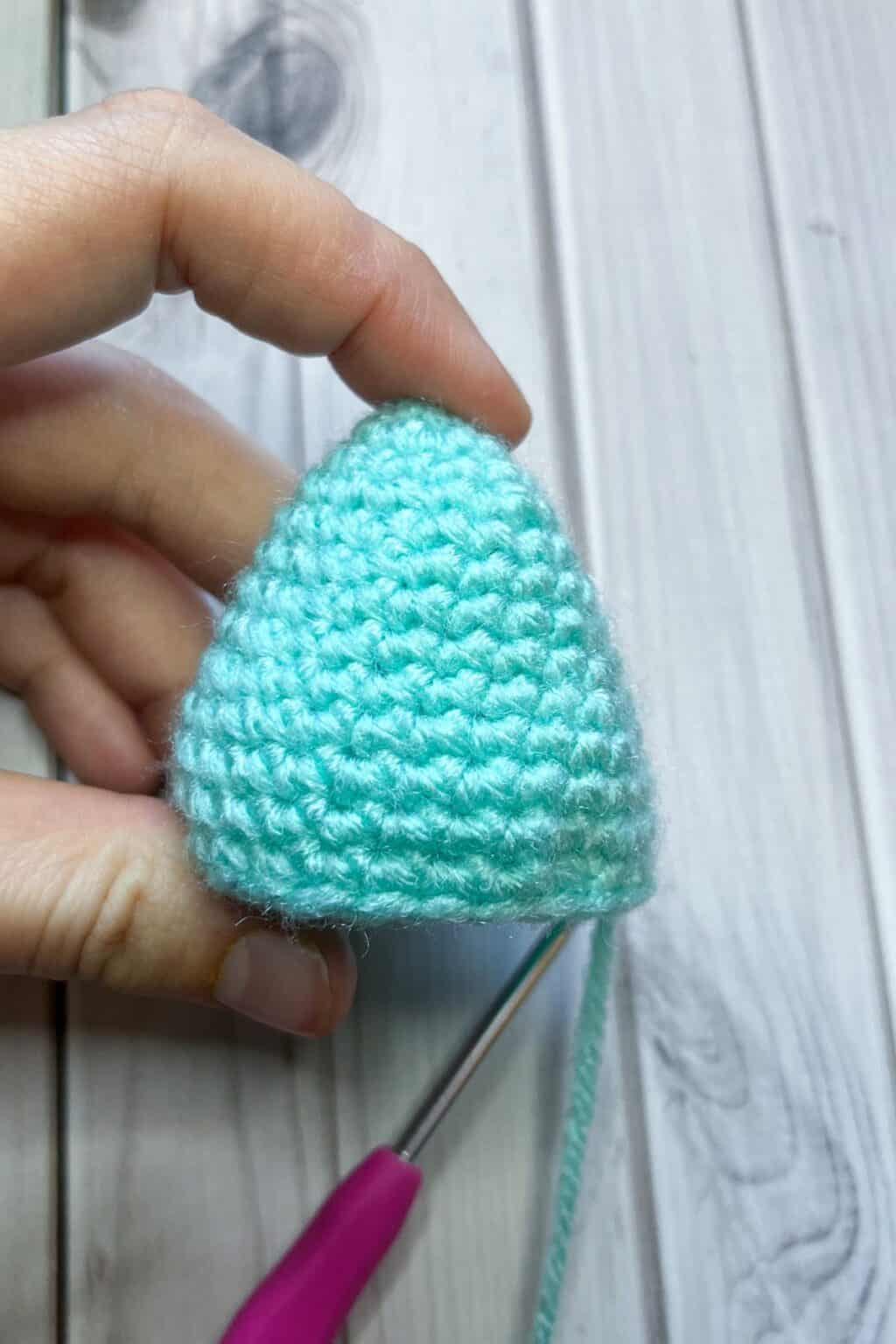 Crochet Easter Egg Pattern - thecaffeinatedsnail.com