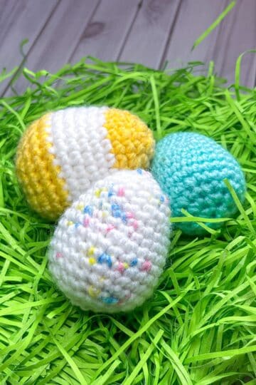 Crochet Easter Egg Pattern - thecaffeinatedsnail.com
