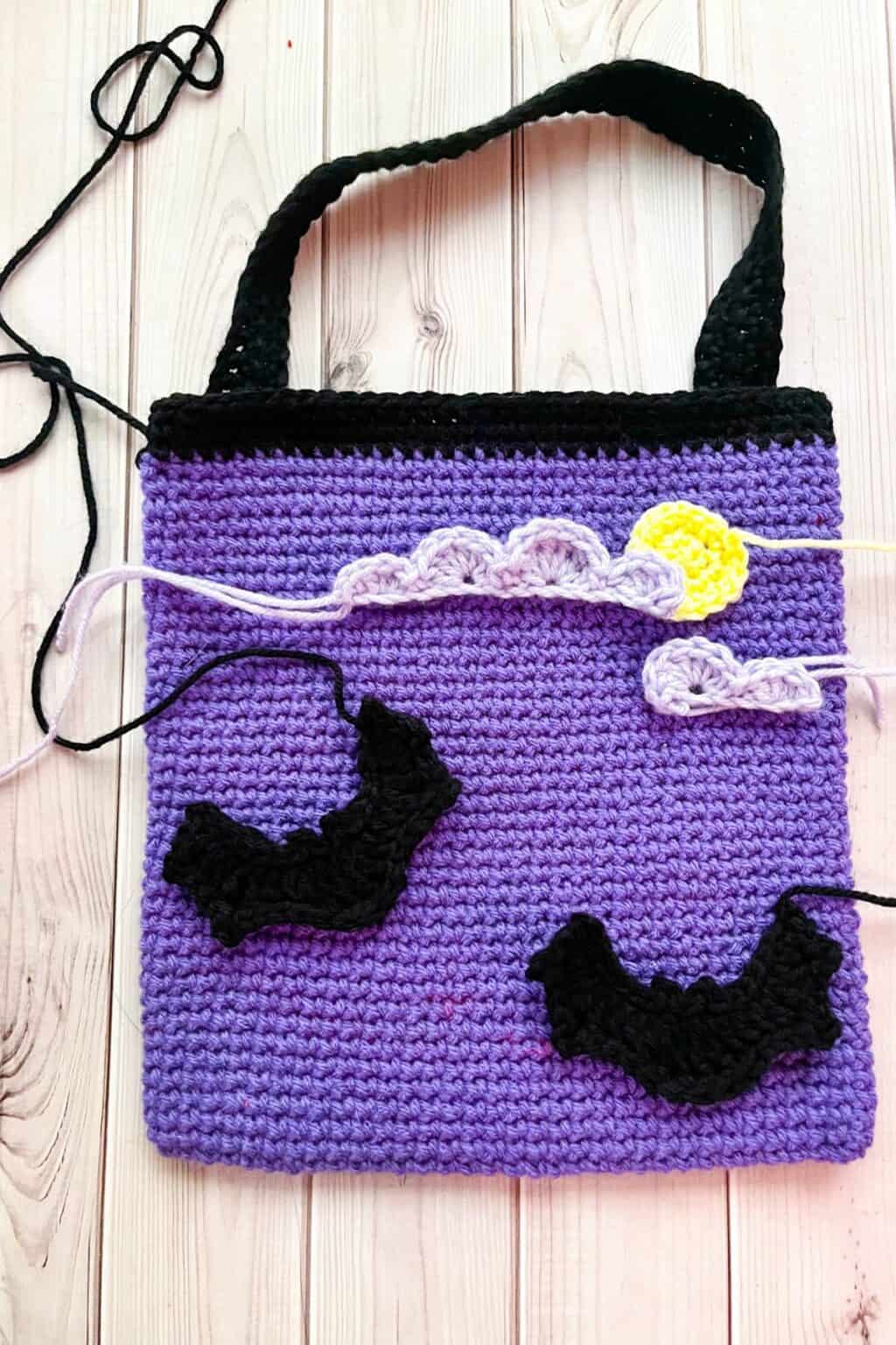 Crochet Bat Bag Pattern - thecaffeinatedsnail.com