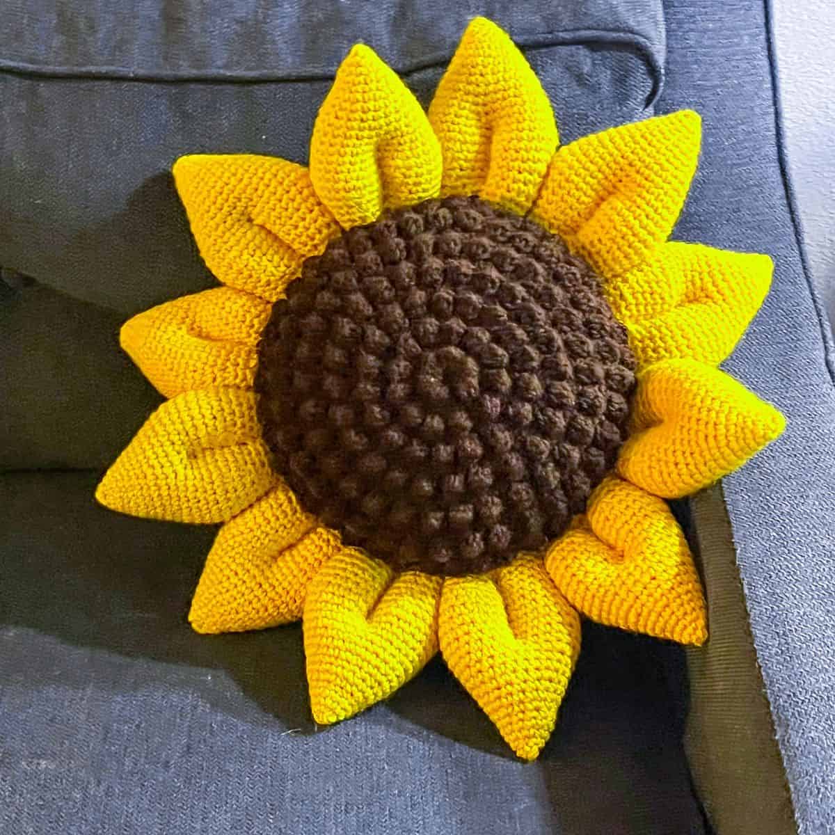 Round sunflower pillow shops