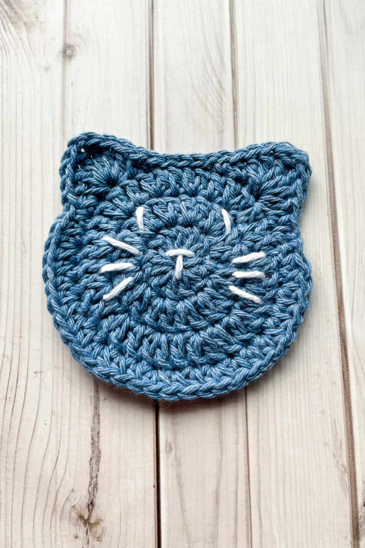 Finished cat coaster crochet pattern.