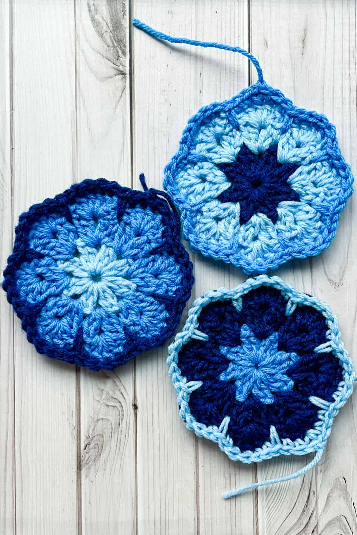 Different color options for the crochet African flower.