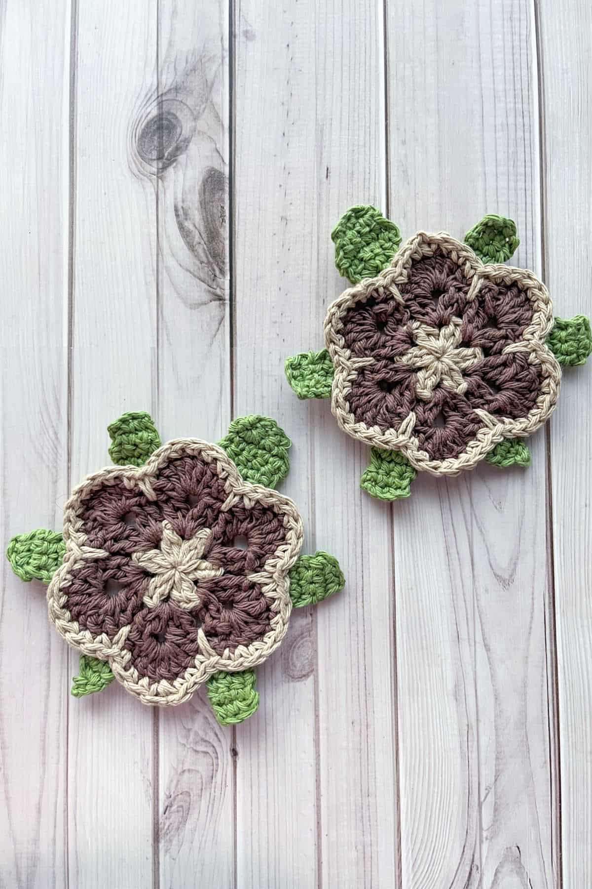 Finished crochet turtle coaster pattern.