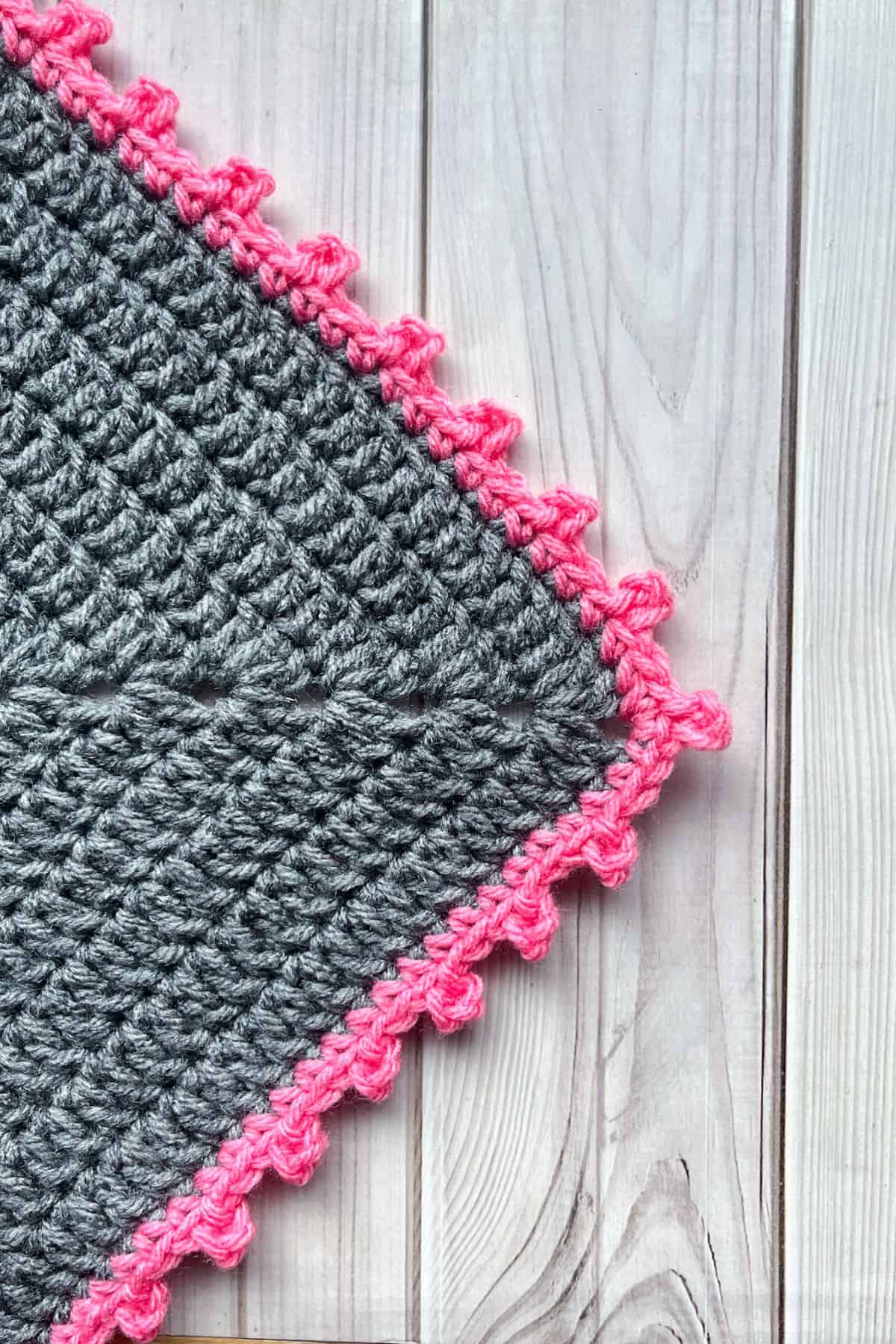 Close up of the crochet picot border.