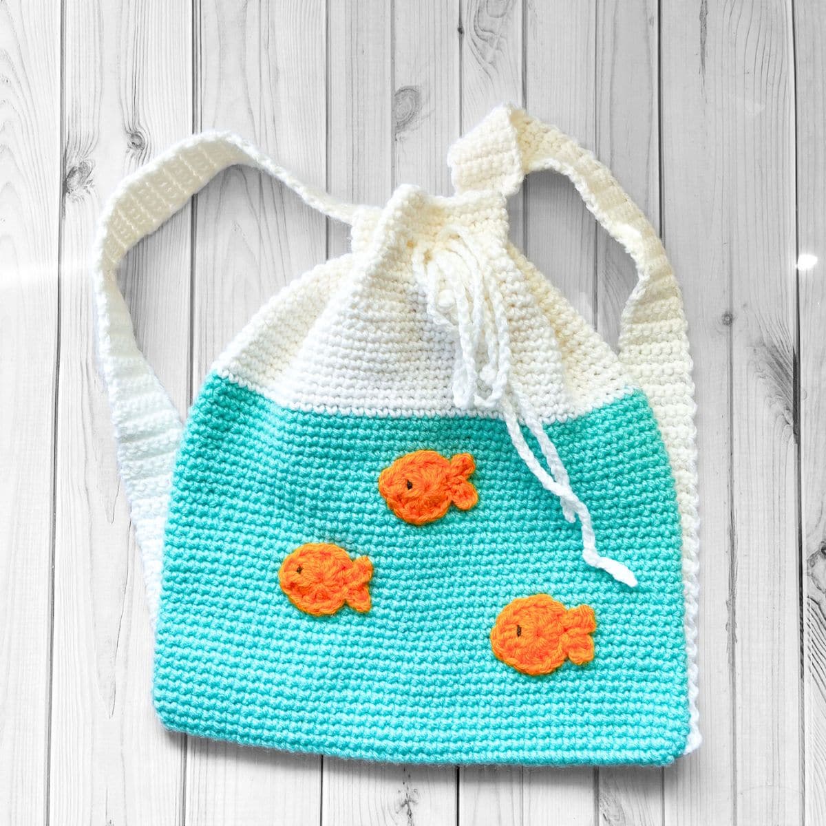 crochet-fish-bag-pattern-hero-