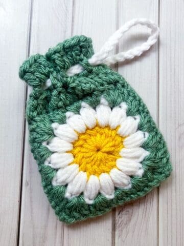 Finished crochet coin bag.