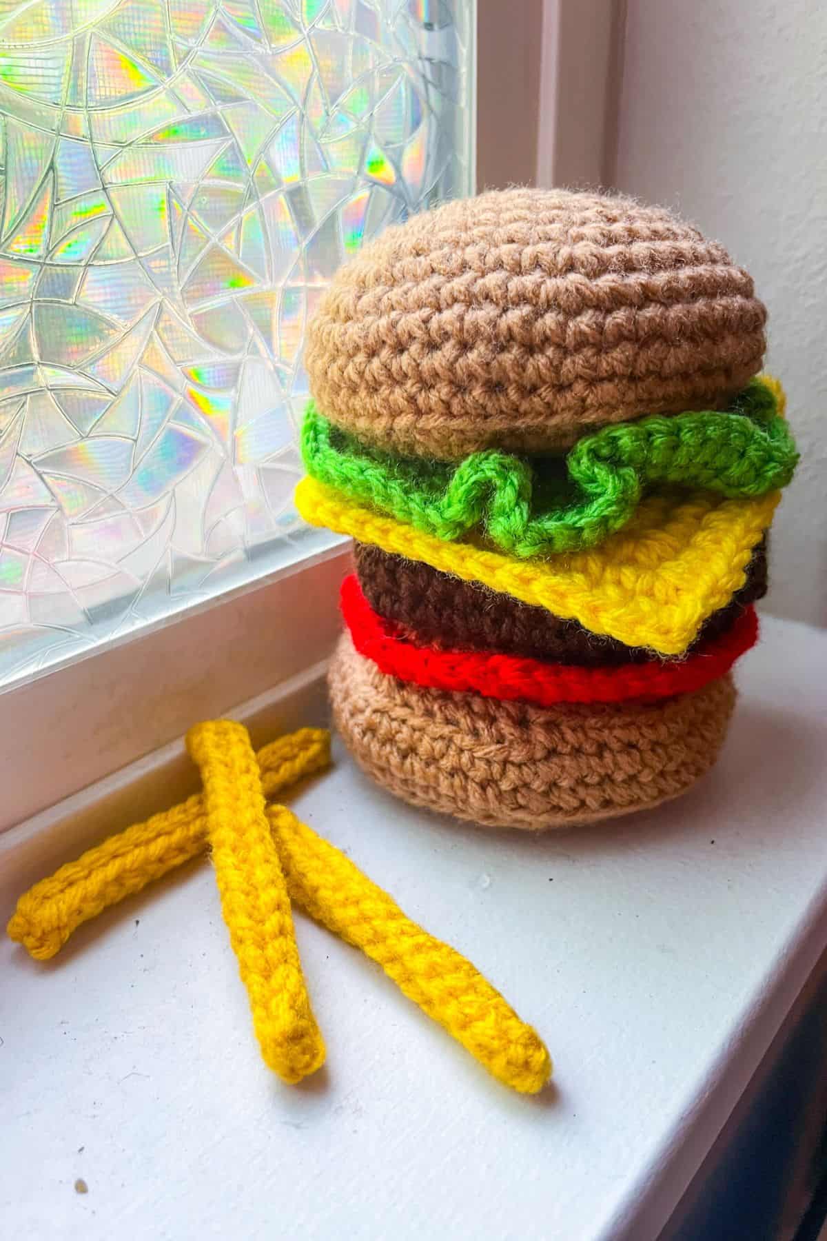 Crochet hamburger and fries finished pattern.