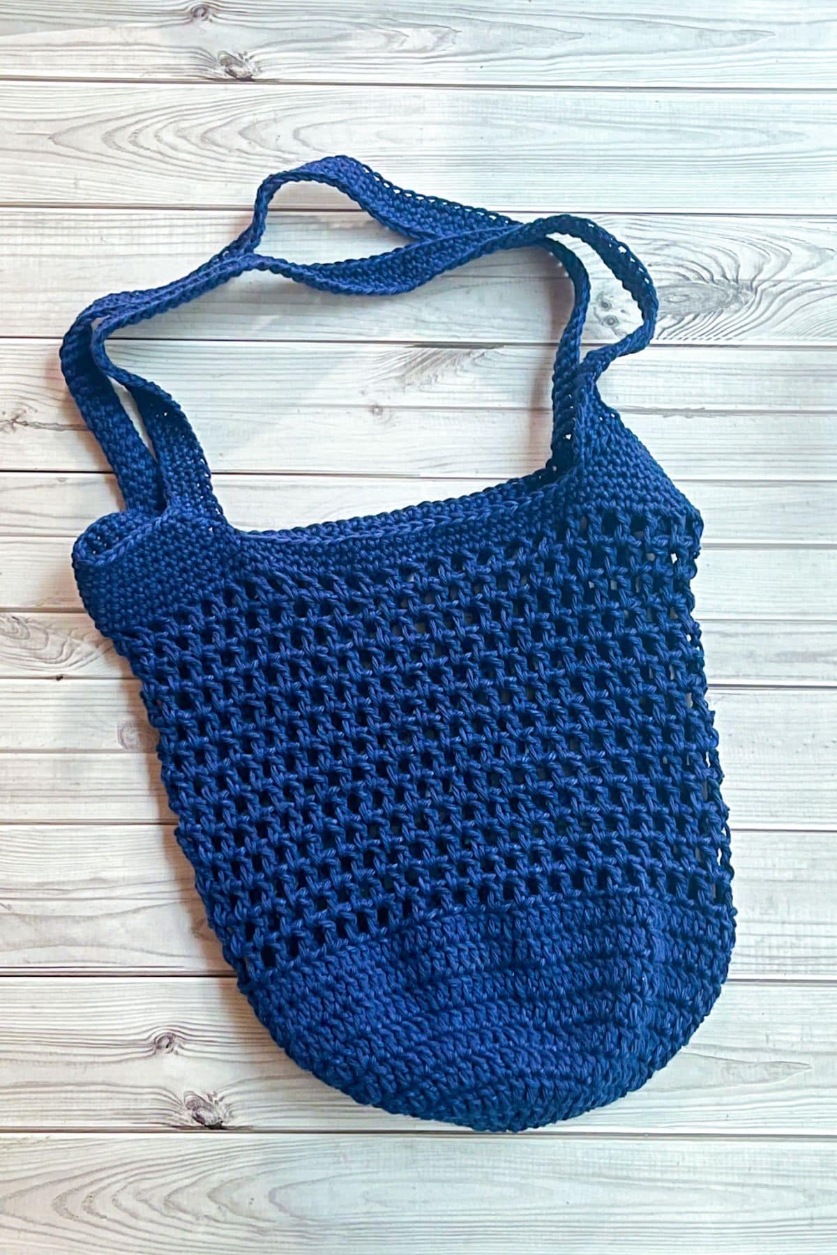 Finished crochet market bag pattern.