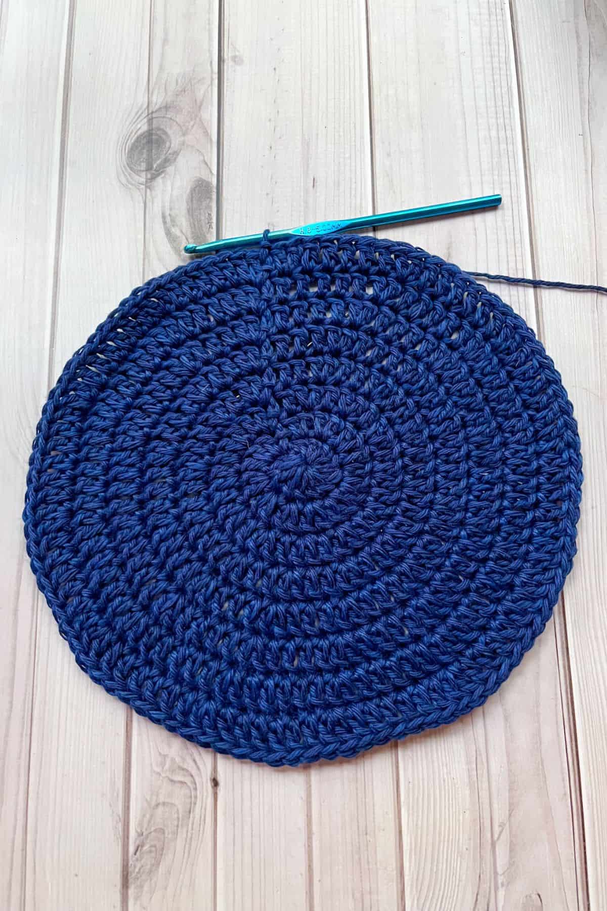 Finished base of the crochet bag.