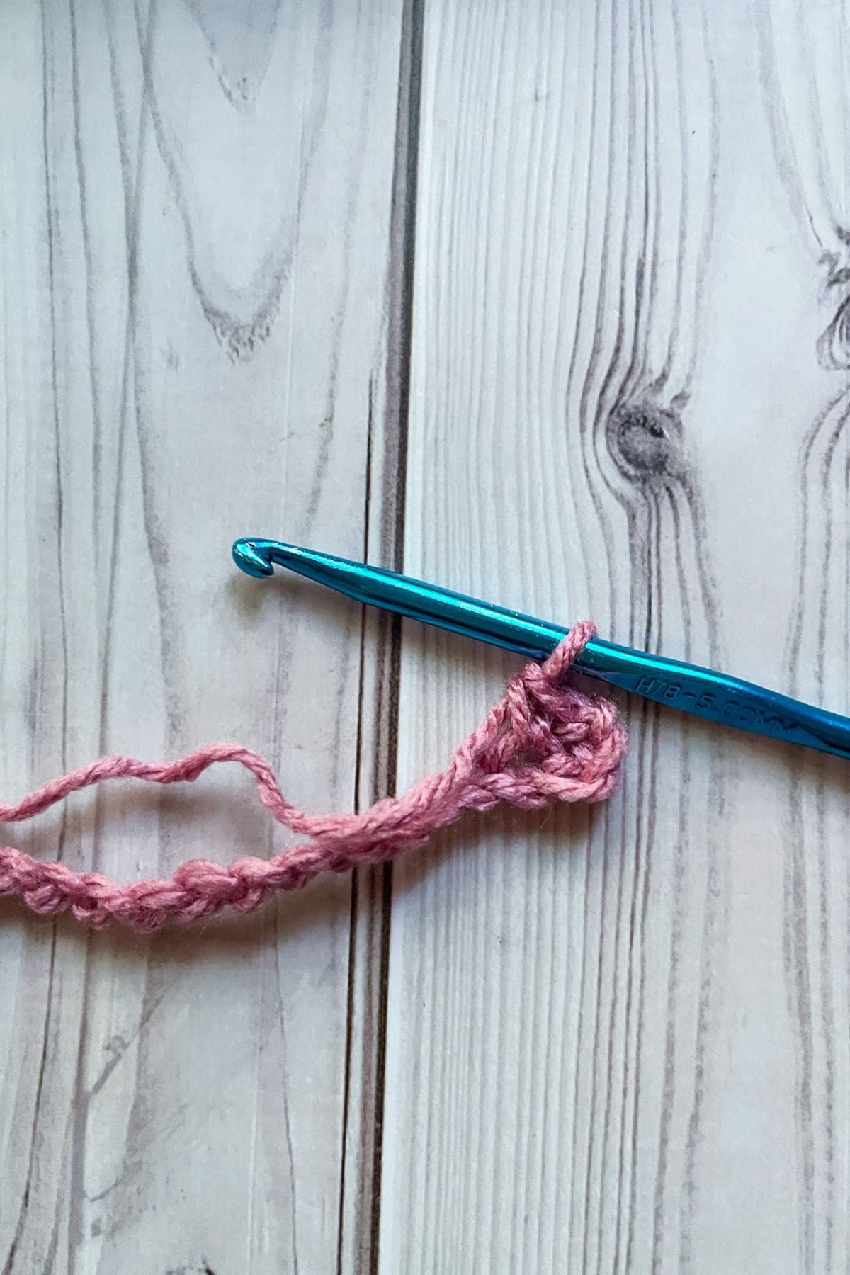 Starting the first row of the moss stitch.