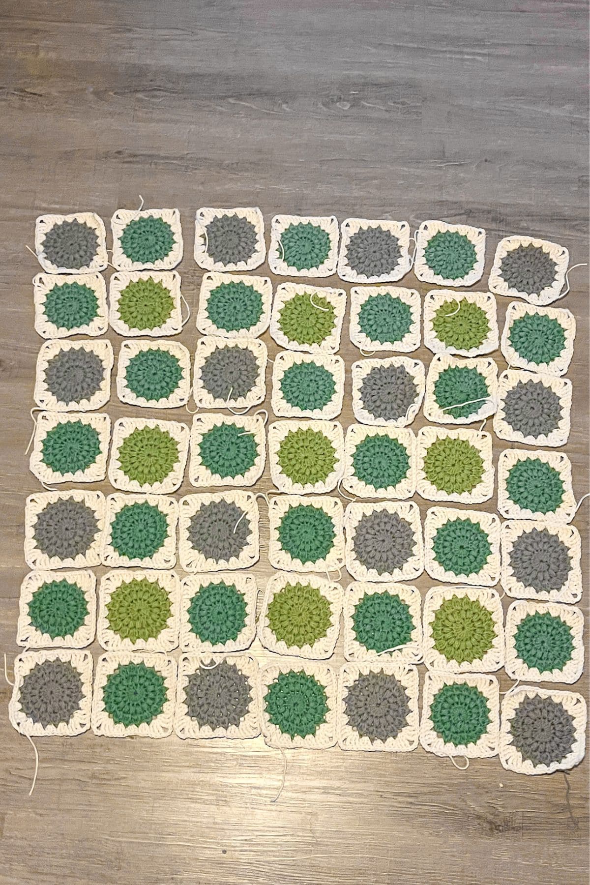 Layout of the sunburst granny squares for the blanket.