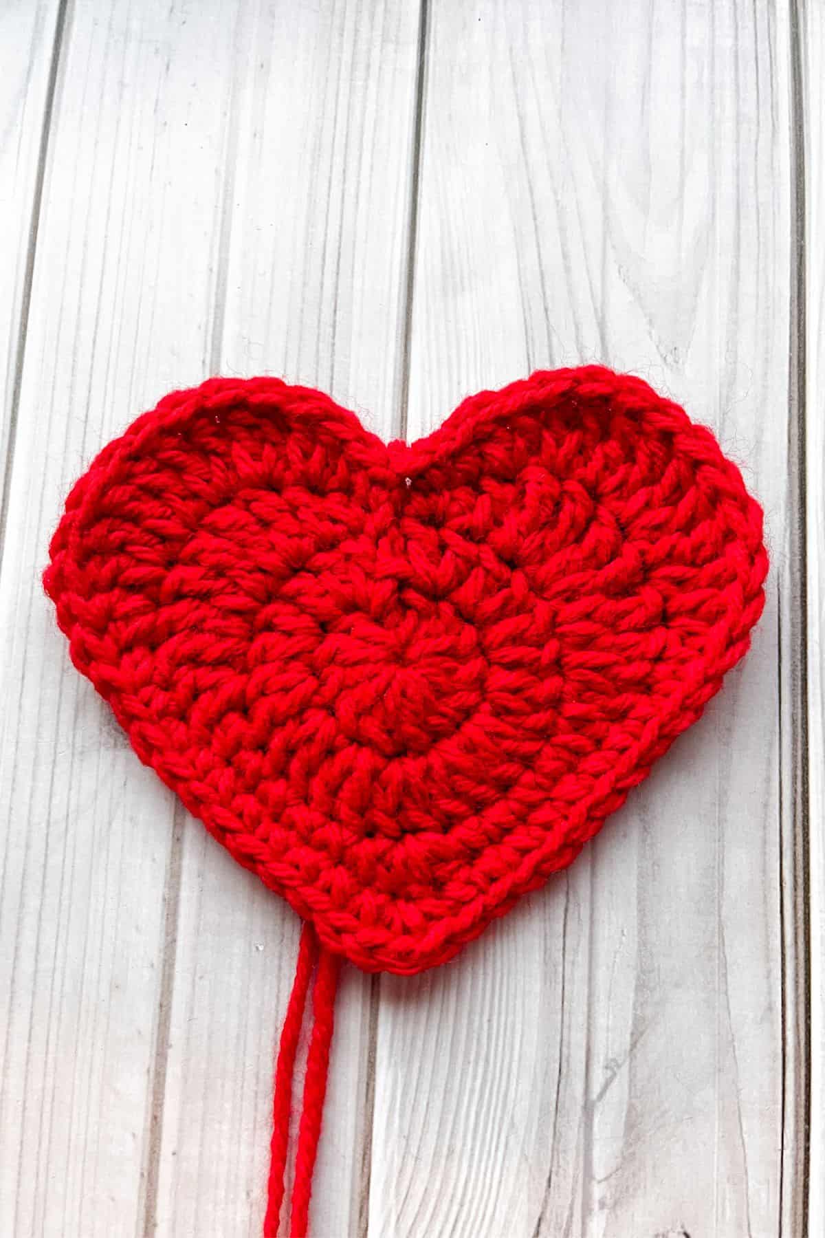 Fourth round of the crochet heart.