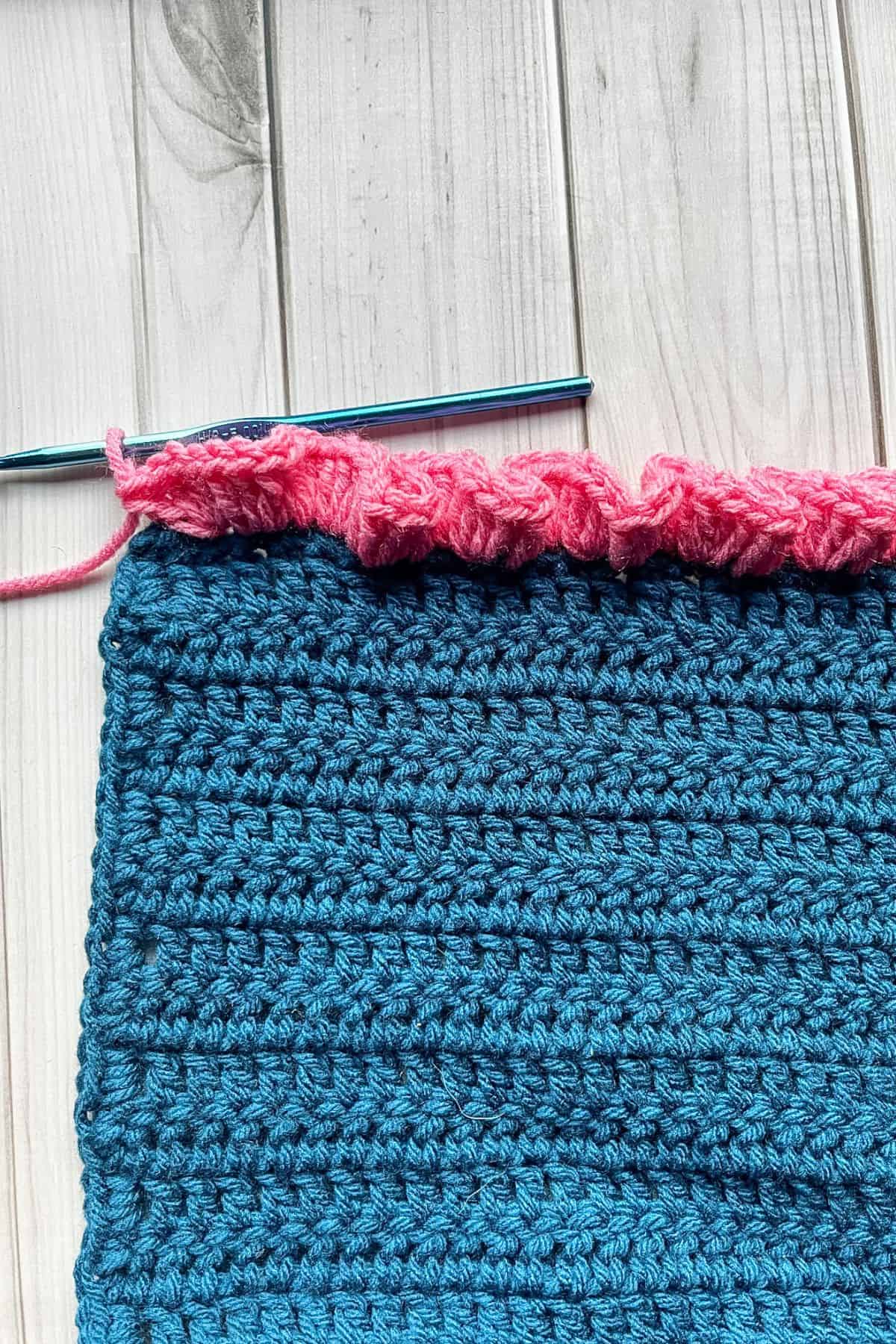 One side of the crochet ruffle border.