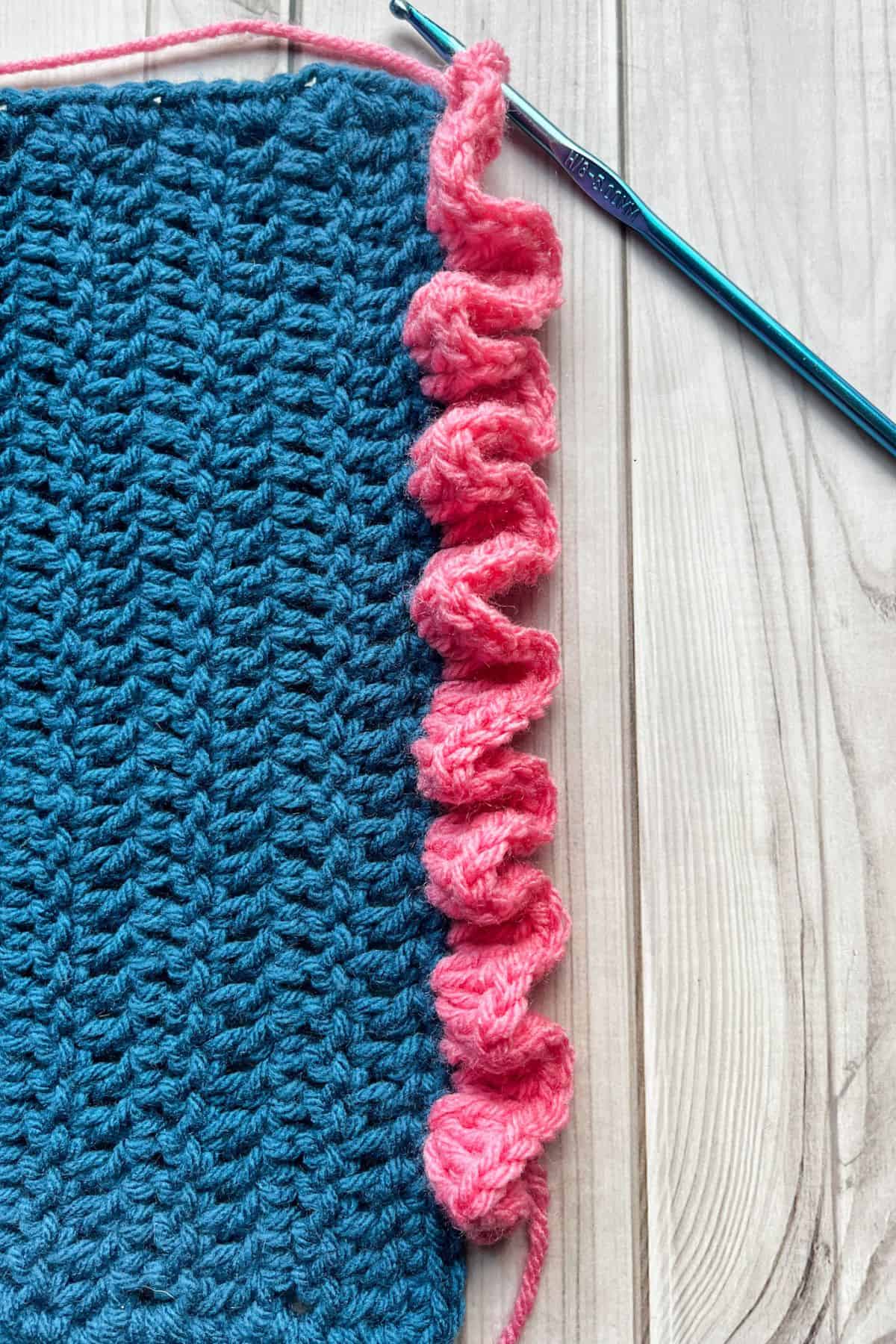 One side of the crochet ruffle border.