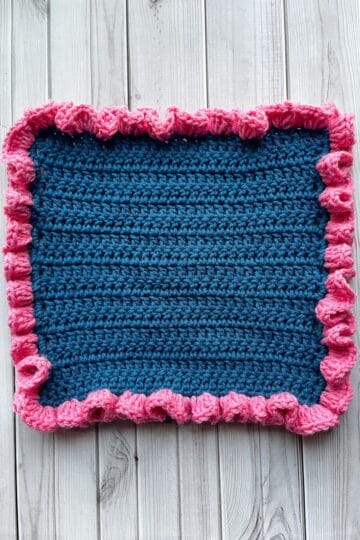 Crochet Ruffle Border Pattern - thecaffeinatedsnail.com