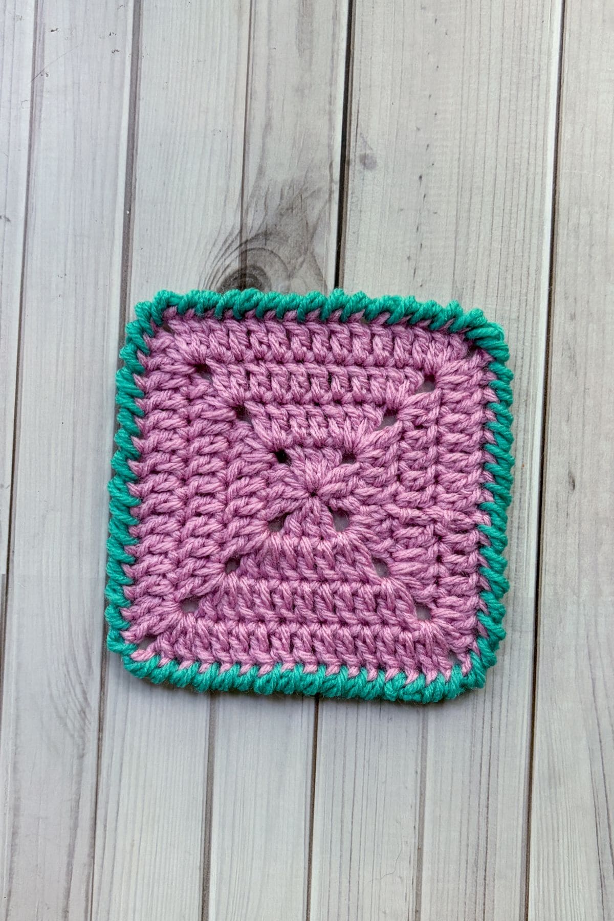 Finished crochet crab stitch border.