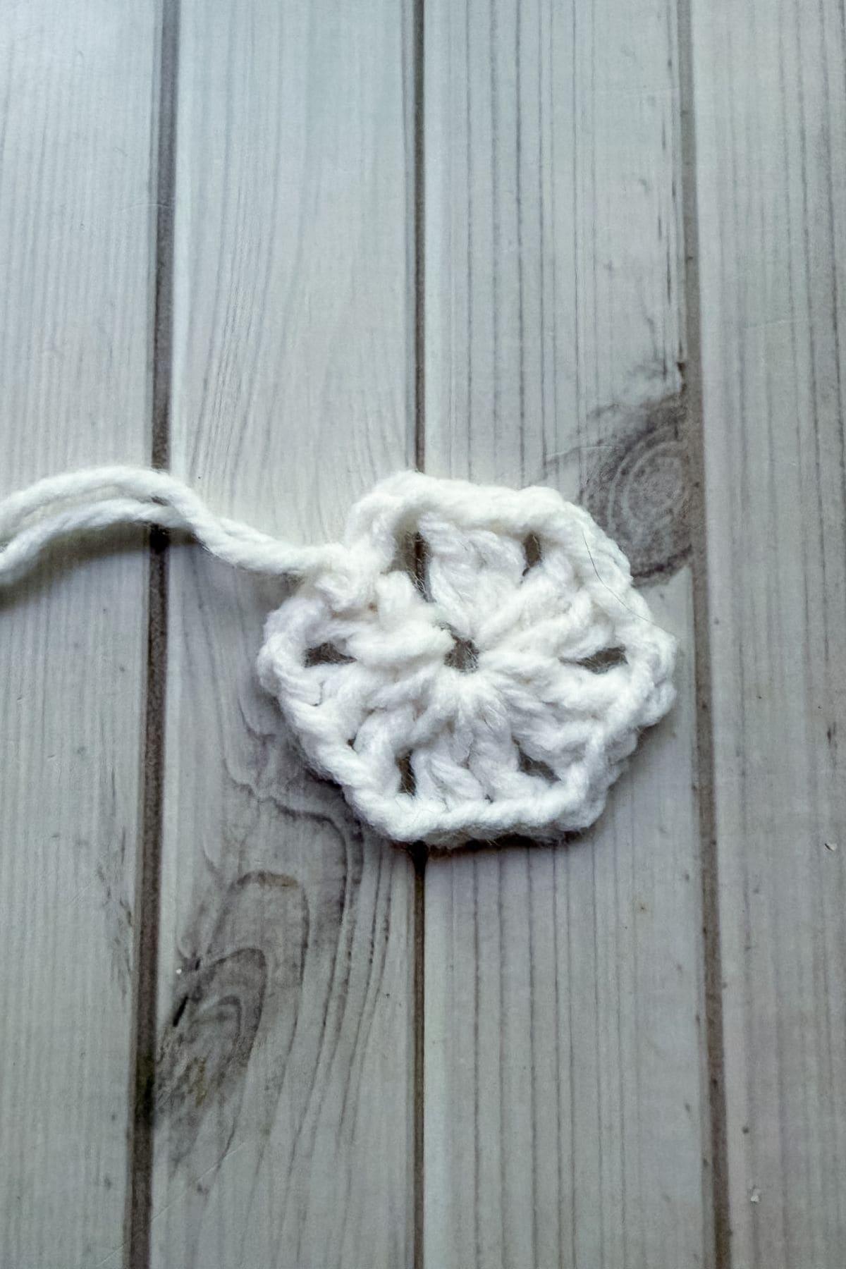 First round of crochet hexagon.