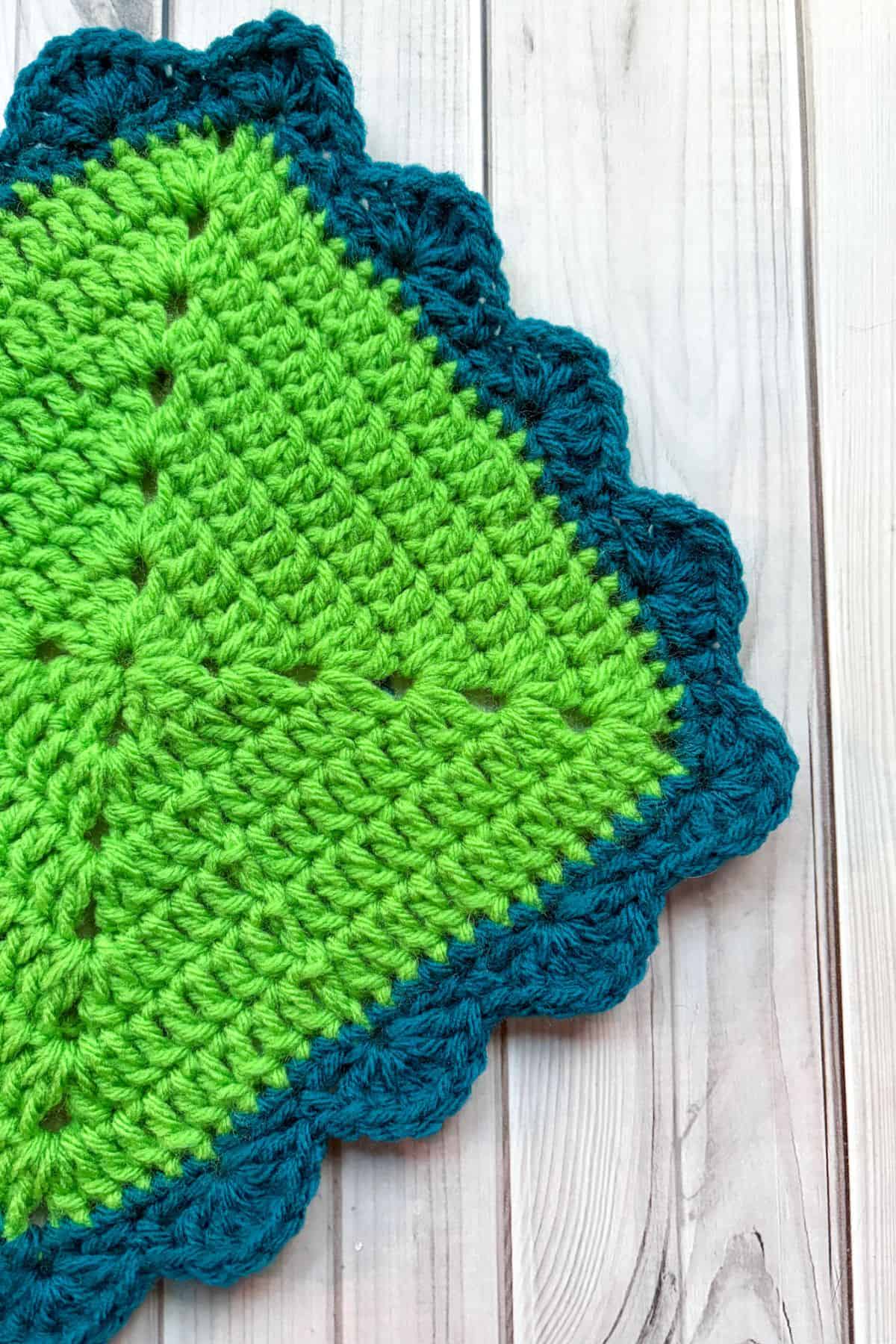 Finished crochet shell stitch border.