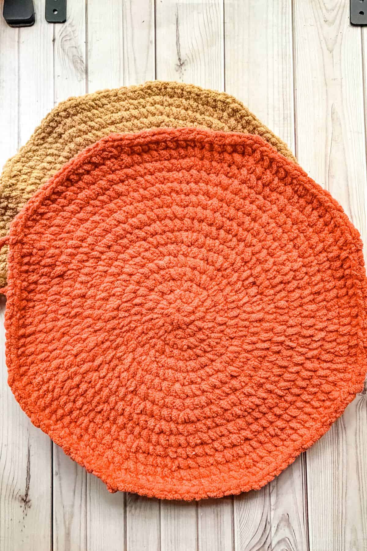 Finished rounds for the crochet pillow.